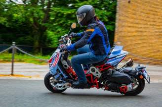 Italjet Dragster 300 Gresini Edition: Khi xe tay ga khoác áo đường đua MotoGP
