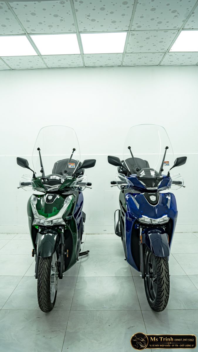 Góc cận phần trước Honda SH150i Super Vetro màu xanh dương