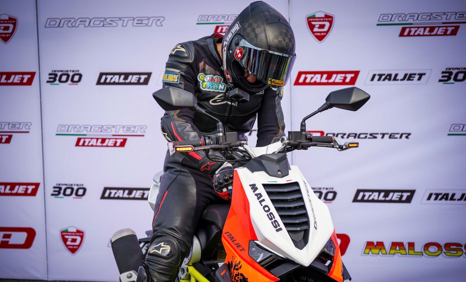 Anh Em Biker "Bùng Nổ" Vì Sự Xuất Hiện Italjet Dragster 300 2025 Tại Việt Nam